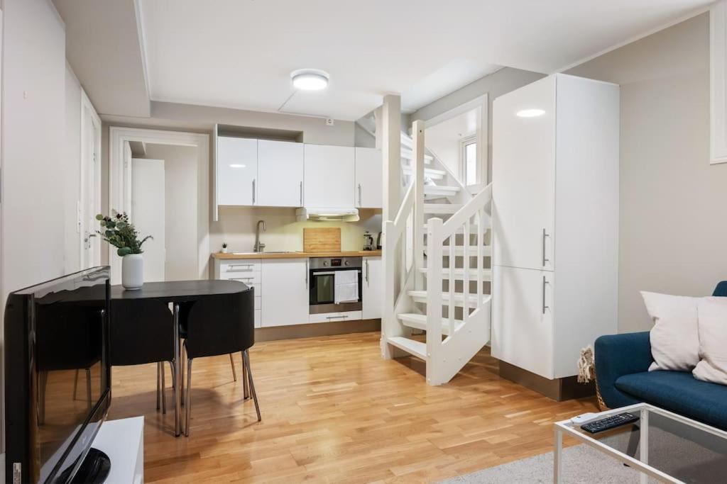 New! Modern City Apt: Central W/ Private Entrence 베르겐 외부 사진